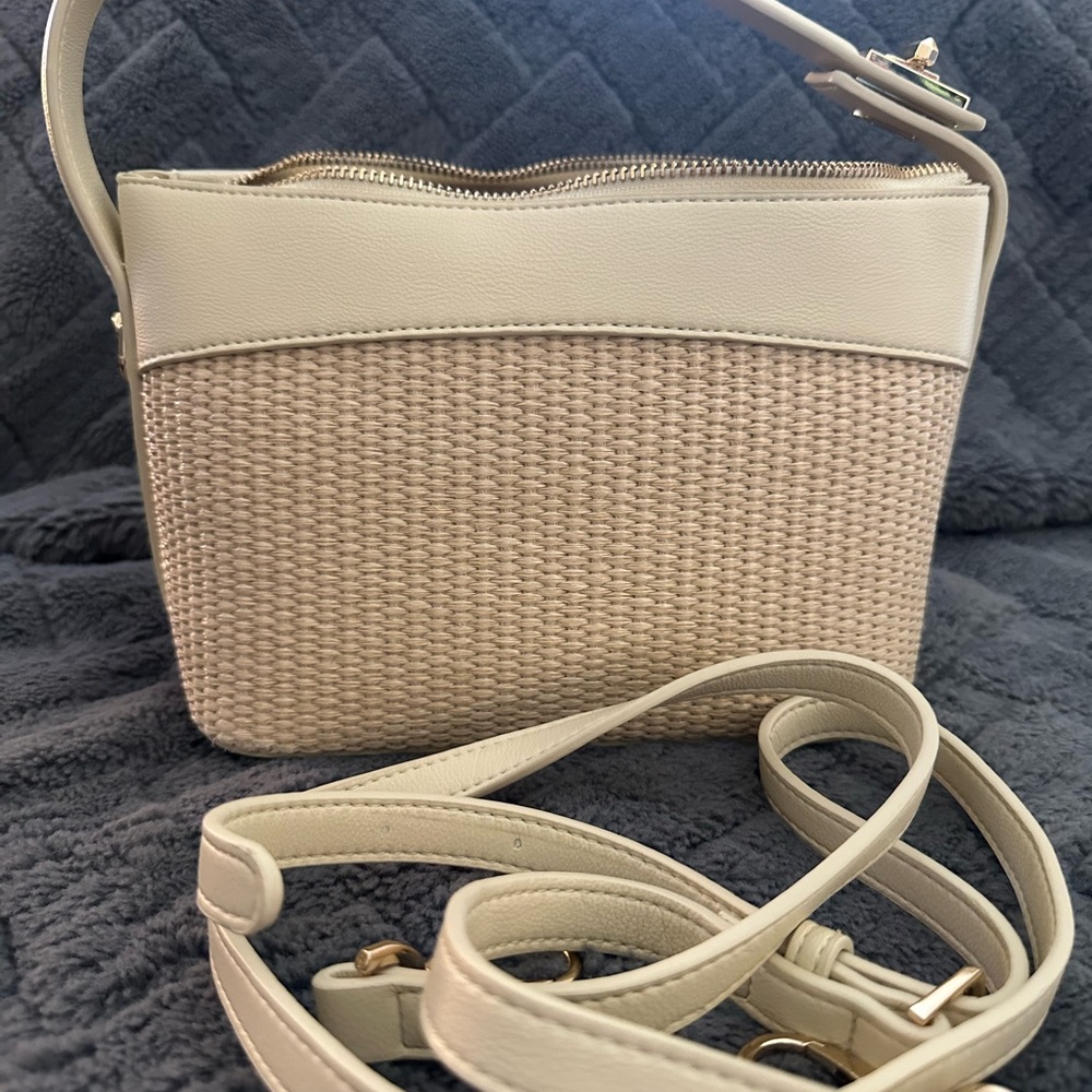 Valentino by Mario Beige Woven Shoulder Bag - Picture 5 of 5